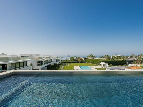 Ultramodern villa in gated community Golden Mile Marbella