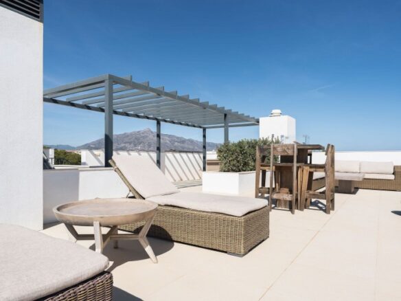 FOR SALE 🌟🏡 Modern Villa with Heated Pool near the Beach 🇪🇸 Linda Vista Baja, San Pedro de Alcántara 🇪🇸