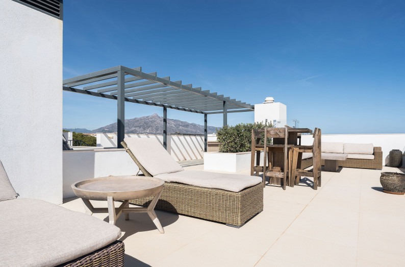FOR SALE 🌟🏡 Modern Villa with Heated Pool near the Beach 🇪🇸 Linda Vista Baja, San Pedro de Alcántara 🇪🇸