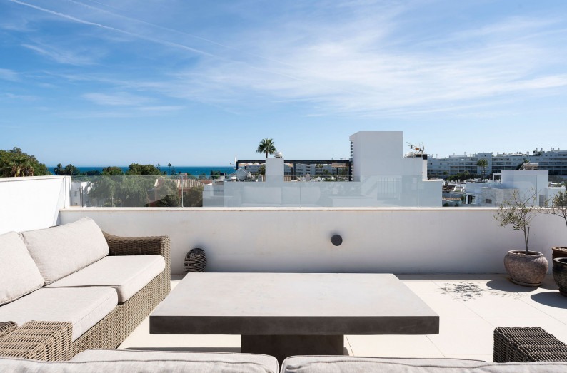 FOR SALE 🌟🏡 Modern Villa with Heated Pool near the Beach 🇪🇸 Linda Vista Baja, San Pedro de Alcántara 🇪🇸