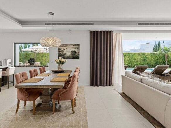 FOR SALE 🌟🏡 Modern Villa with Heated Pool near the Beach 🇪🇸 Linda Vista Baja, San Pedro de Alcántara 🇪🇸