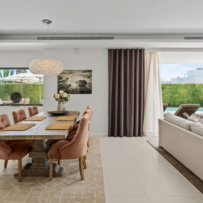 FOR SALE 🌟🏡 Modern Villa with Heated Pool near the Beach 🇪🇸 Linda Vista Baja, San Pedro de Alcántara 🇪🇸