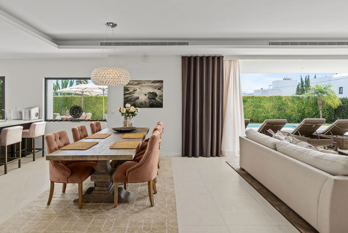 FOR SALE 🌟🏡 Modern Villa with Heated Pool near the Beach 🇪🇸 Linda Vista Baja, San Pedro de Alcántara 🇪🇸