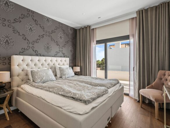 FOR SALE 🌟🏡 Modern Villa with Heated Pool near the Beach 🇪🇸 Linda Vista Baja, San Pedro de Alcántara 🇪🇸