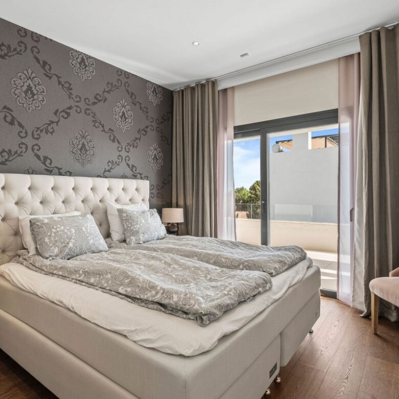 FOR SALE 🌟🏡 Modern Villa with Heated Pool near the Beach 🇪🇸 Linda Vista Baja, San Pedro de Alcántara 🇪🇸