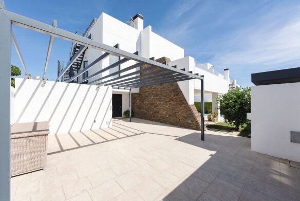 FOR SALE 🌟🏡 Modern Villa with Heated Pool near the Beach 🇪🇸 Linda Vista Baja, San Pedro de Alcántara 🇪🇸