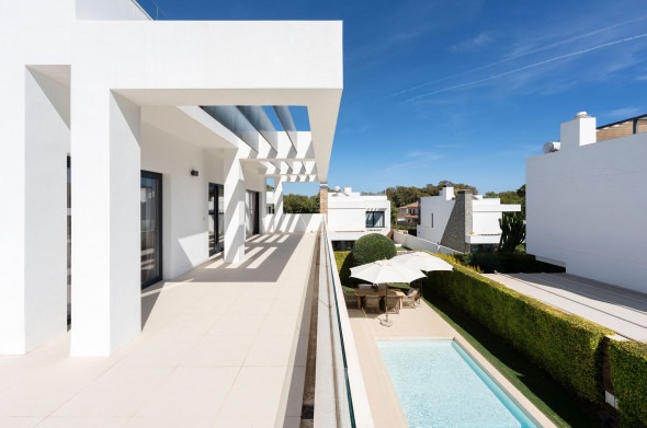 FOR SALE 🌟🏡 Modern Villa with Heated Pool near the Beach 🇪🇸 Linda Vista Baja, San Pedro de Alcántara 🇪🇸