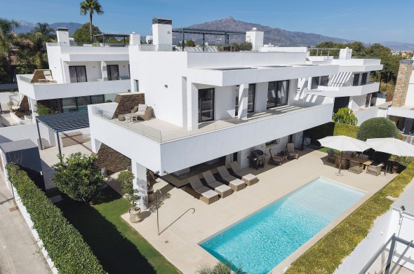 FOR SALE 🌟🏡 Modern Villa with Heated Pool near the Beach 🇪🇸 Linda Vista Baja, San Pedro de Alcántara 🇪🇸
