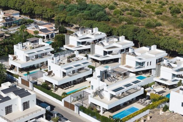 FOR SALE 🌟🏡 Modern Villa with Heated Pool near the Beach 🇪🇸 Linda Vista Baja, San Pedro de Alcántara 🇪🇸