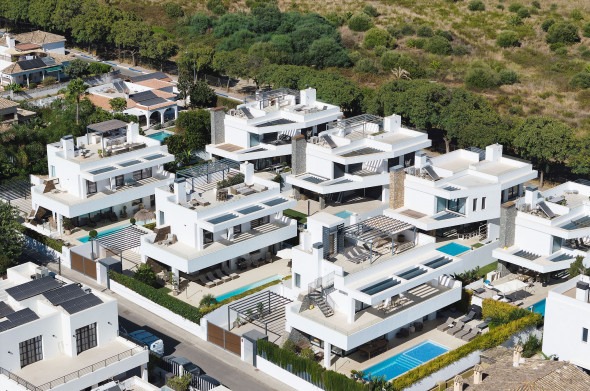 FOR SALE 🌟🏡 Modern Villa with Heated Pool near the Beach 🇪🇸 Linda Vista Baja, San Pedro de Alcántara 🇪🇸