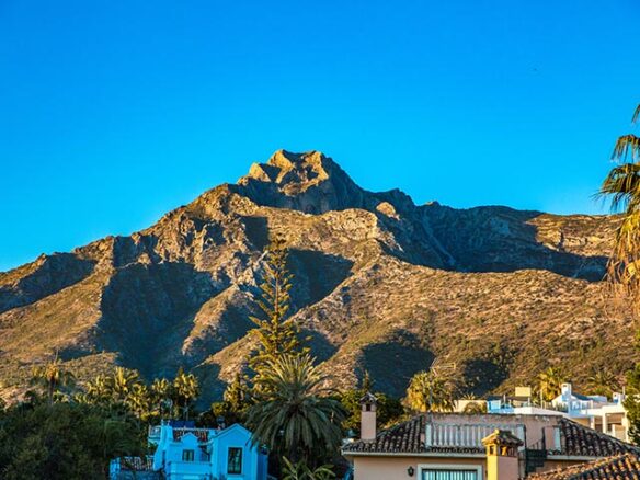 LUXURY VILLA FOR SALE | GOLDEN MILE  🇪🇸  Sea views – Turnkey
