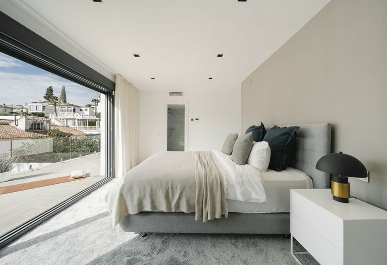 FOR SALE 🏡 Renovated Villa with Heated Pool, Walking Distance to Puerto Banús – Nueva Andalucía, Marbella 🇪🇸