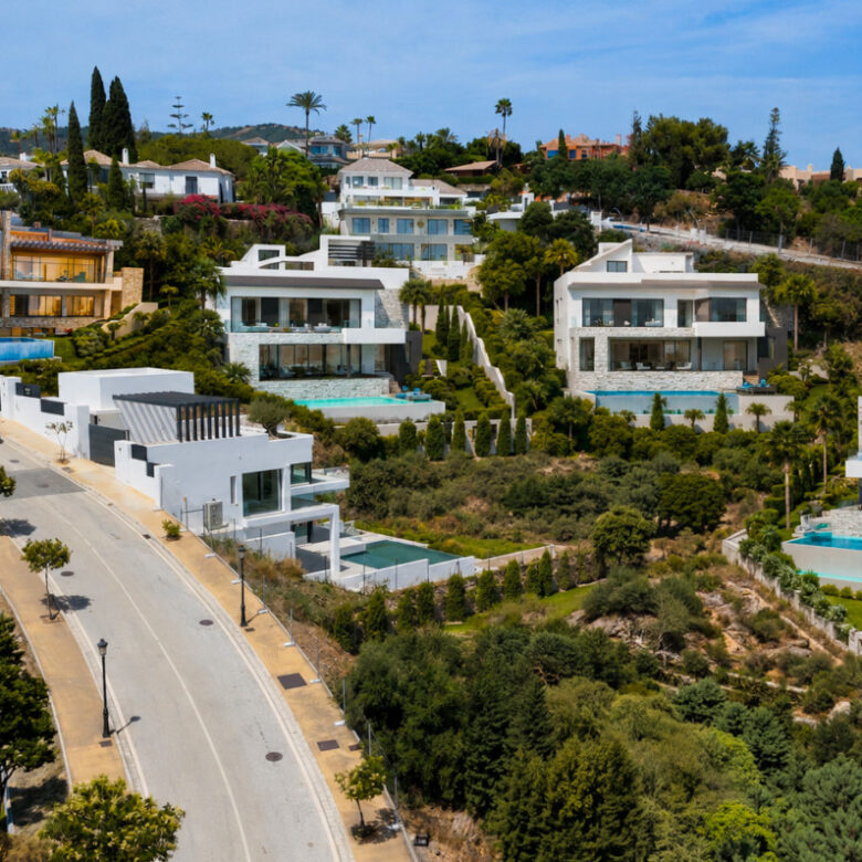 FOR SALE 🏡 Contemporary Designer Villa with Panoramic Sea Views – Elviria, Marbella East