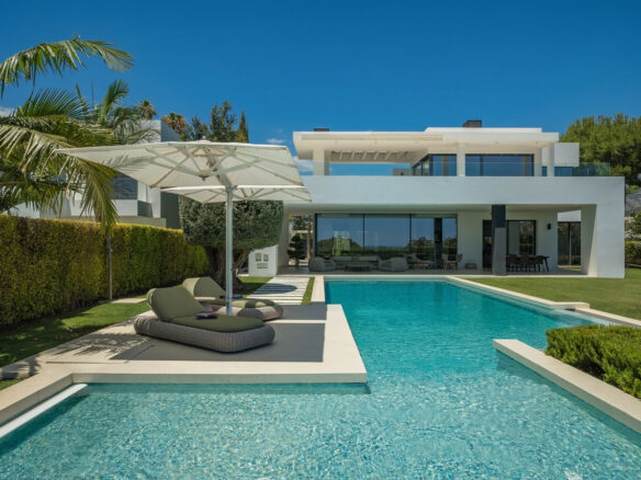 FOR SALE 🏡 Contemporary 5-Bedroom Villa with Panoramic Sea Views – Las Lomas del Marbella Club, Golden Mile, Marbella 🇪🇸