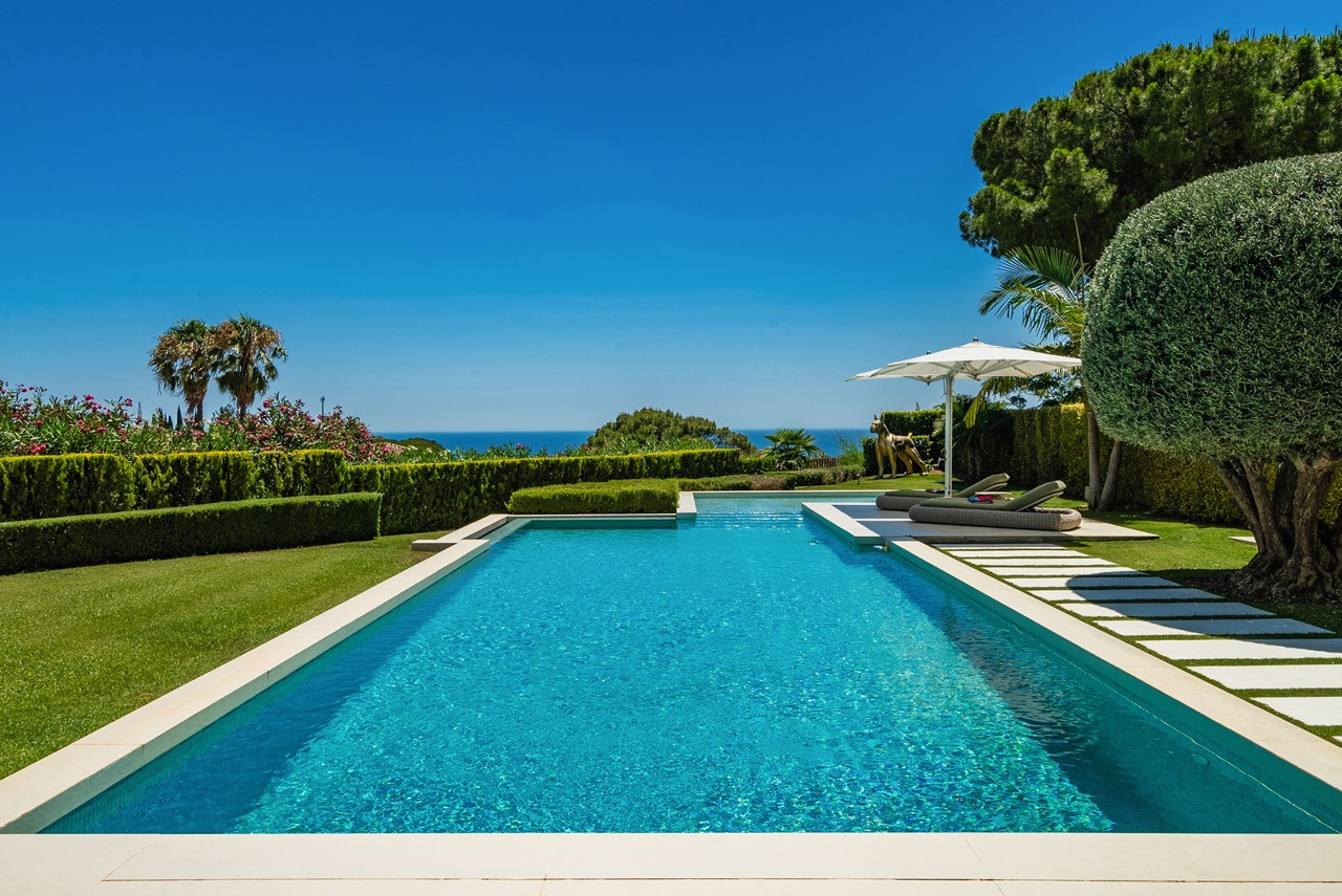FOR SALE 🏡 Contemporary 5-Bedroom Villa with Panoramic Sea Views – Las Lomas del Marbella Club, Golden Mile, Marbella 🇪🇸
