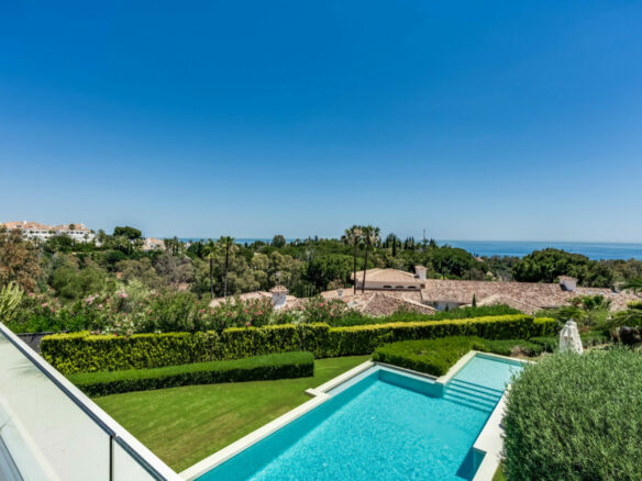 FOR SALE 🏡 Contemporary 5-Bedroom Villa with Panoramic Sea Views – Las Lomas del Marbella Club, Golden Mile, Marbella 🇪🇸