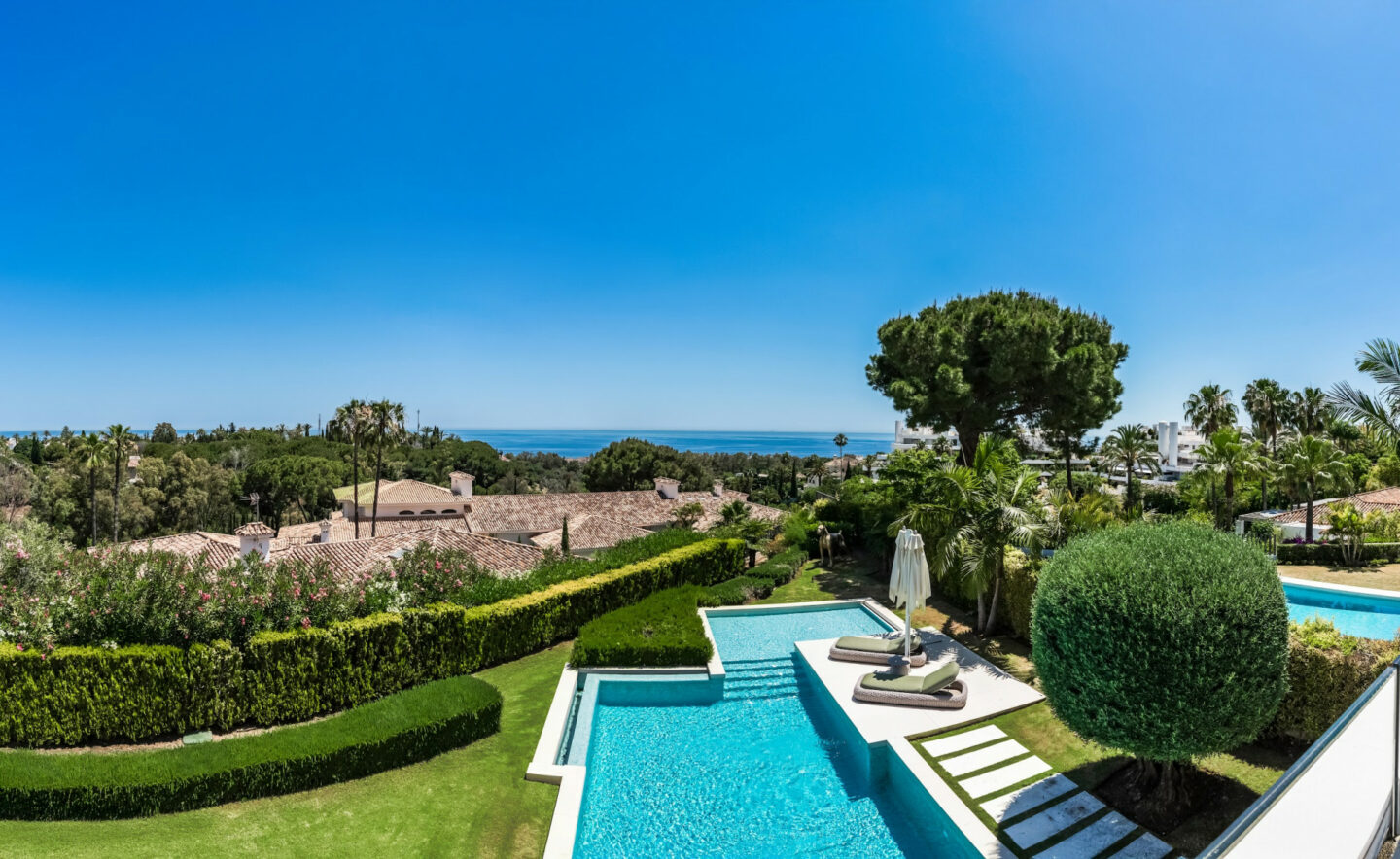 FOR SALE 🏡 Contemporary 5-Bedroom Villa with Panoramic Sea Views – Las Lomas del Marbella Club, Golden Mile, Marbella 🇪🇸