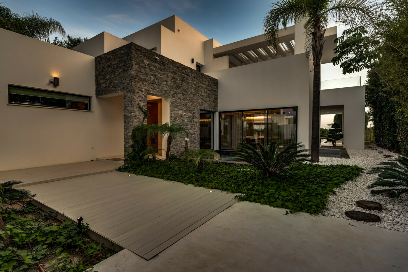 FOR SALE 🏡 Contemporary 5-Bedroom Villa with Panoramic Sea Views – Las Lomas del Marbella Club, Golden Mile, Marbella 🇪🇸