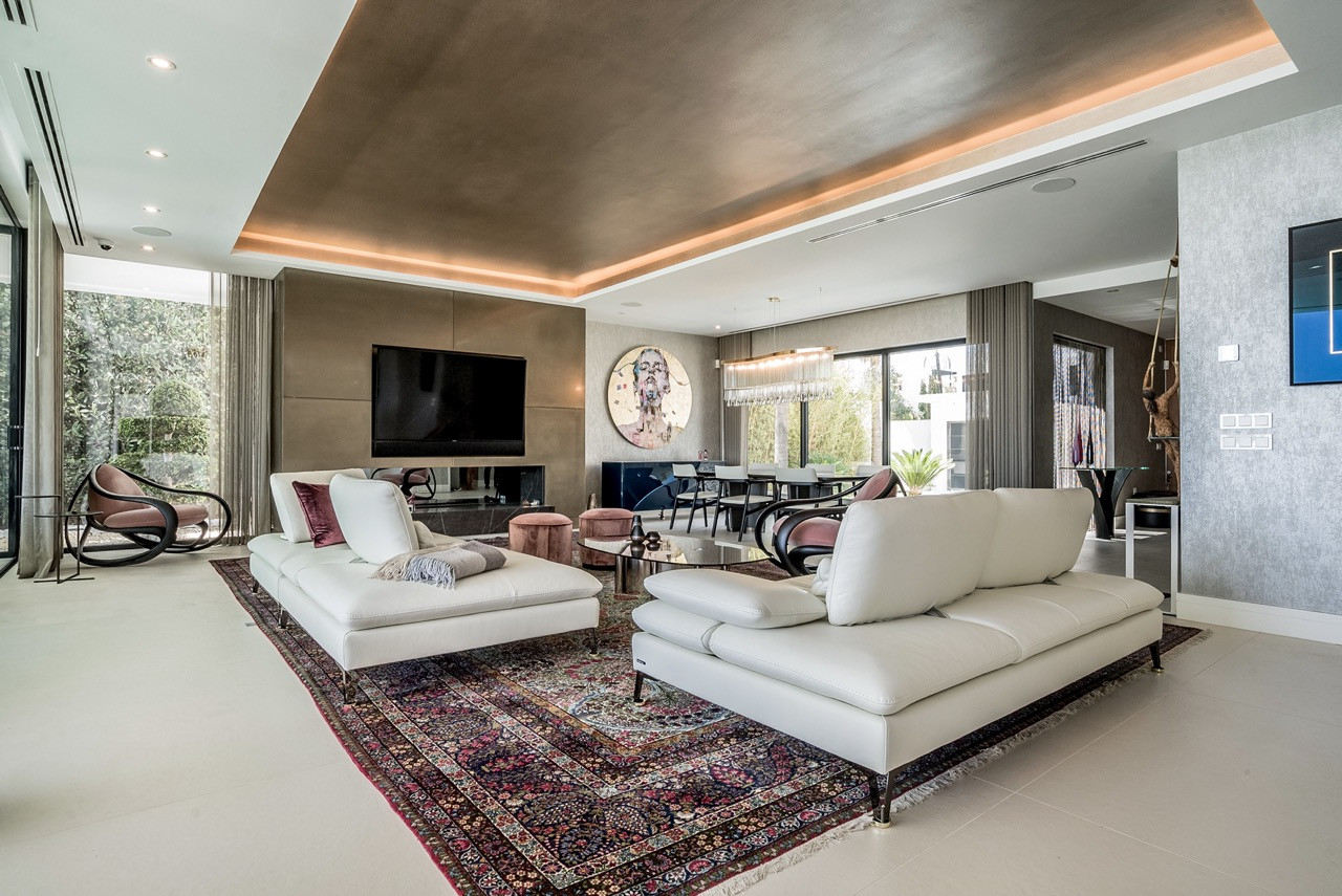 FOR SALE 🏡 Contemporary 5-Bedroom Villa with Panoramic Sea Views – Las Lomas del Marbella Club, Golden Mile, Marbella 🇪🇸