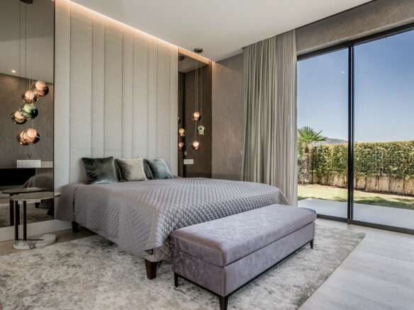 FOR SALE 🏡 Contemporary 5-Bedroom Villa with Panoramic Sea Views – Las Lomas del Marbella Club, Golden Mile, Marbella 🇪🇸