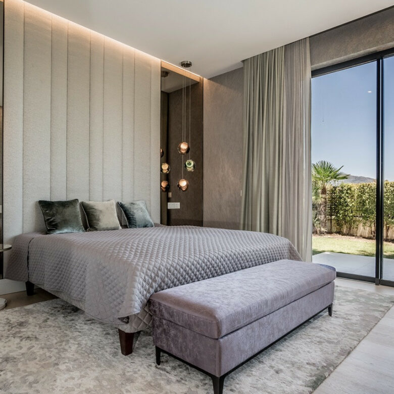 FOR SALE 🏡 Contemporary 5-Bedroom Villa with Panoramic Sea Views – Las Lomas del Marbella Club, Golden Mile, Marbella 🇪🇸