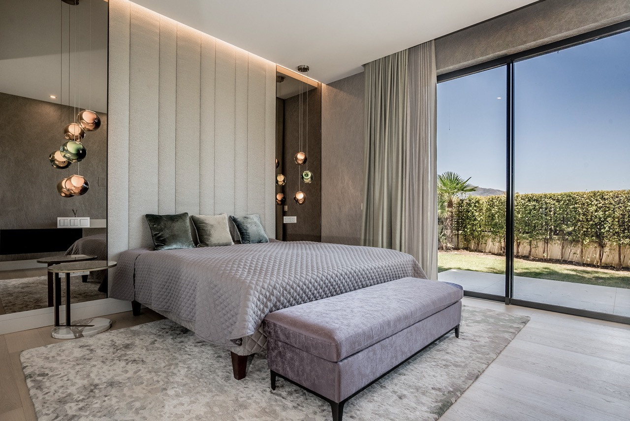 FOR SALE 🏡 Contemporary 5-Bedroom Villa with Panoramic Sea Views – Las Lomas del Marbella Club, Golden Mile, Marbella 🇪🇸