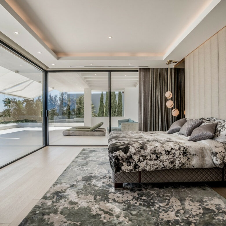 FOR SALE 🏡 Contemporary 5-Bedroom Villa with Panoramic Sea Views – Las Lomas del Marbella Club, Golden Mile, Marbella 🇪🇸