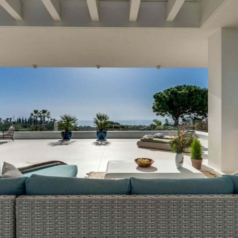 FOR SALE 🏡 Contemporary 5-Bedroom Villa with Panoramic Sea Views – Las Lomas del Marbella Club, Golden Mile, Marbella 🇪🇸