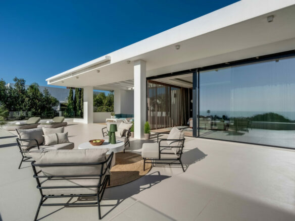 FOR SALE 🏡 Contemporary 5-Bedroom Villa with Panoramic Sea Views – Las Lomas del Marbella Club, Golden Mile, Marbella 🇪🇸
