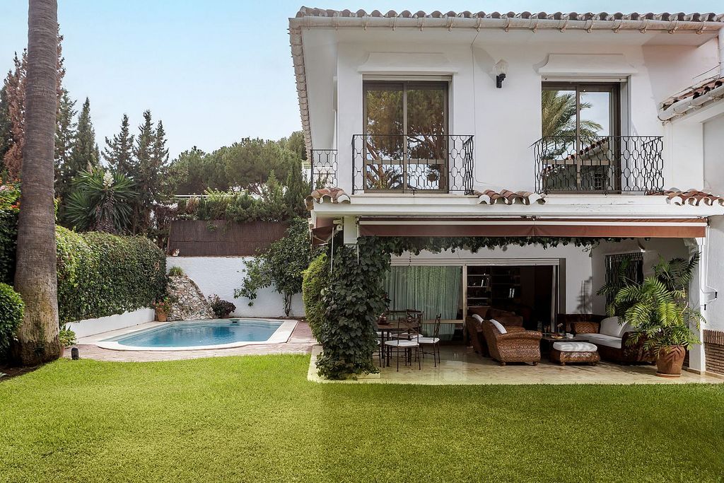 Villa for sale Los Monteros Marbella East