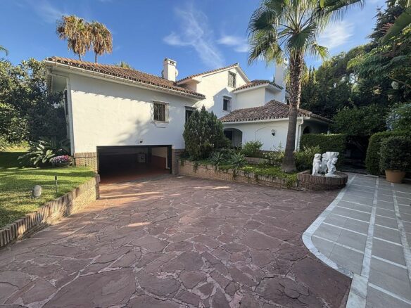 Villa for sale Los Monteros Marbella East