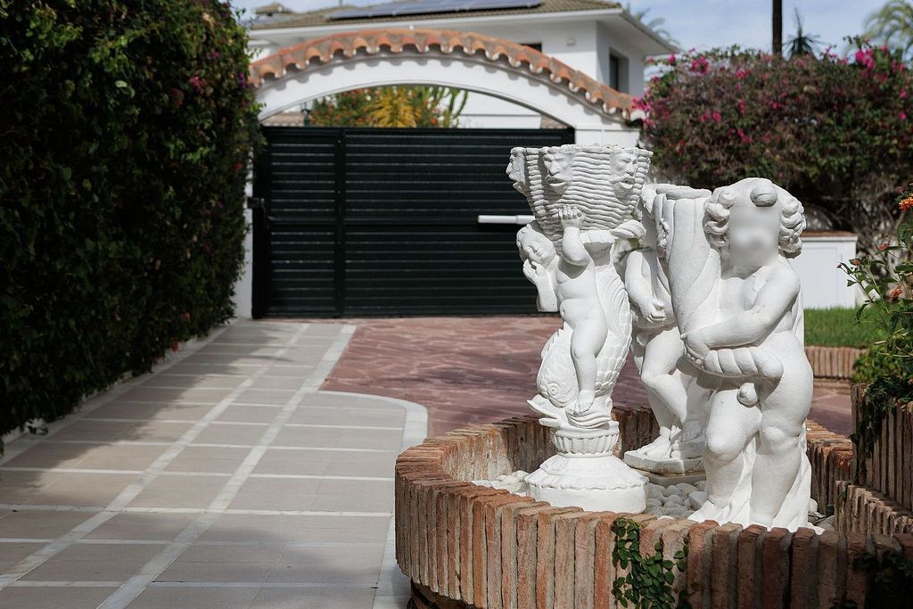Villa for sale Los Monteros Marbella East