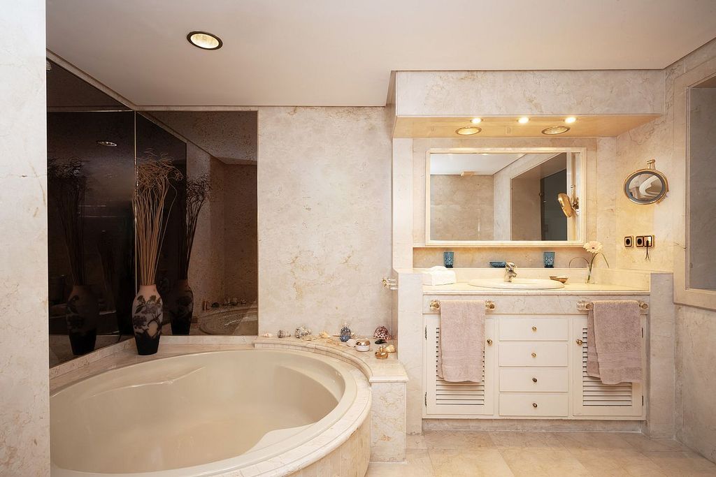Villa for sale Los Monteros Marbella East