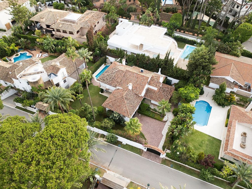 Villa for sale Los Monteros Marbella East