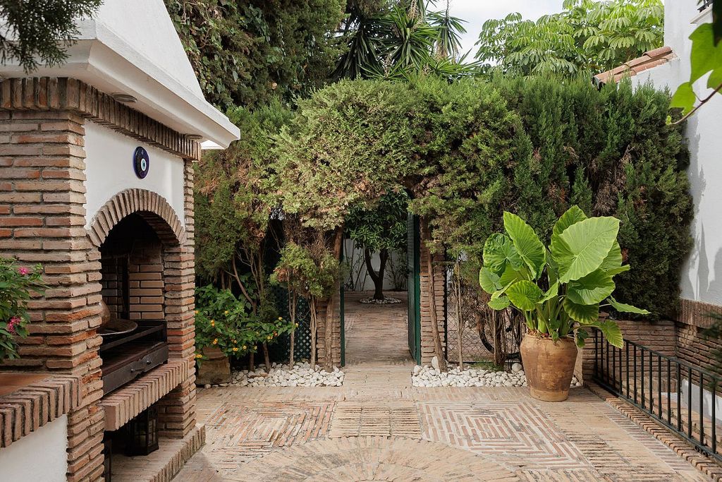 Villa for sale Los Monteros Marbella East