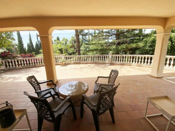 Large villa with mature gardens and pool near Marbella centre, El Mirador
