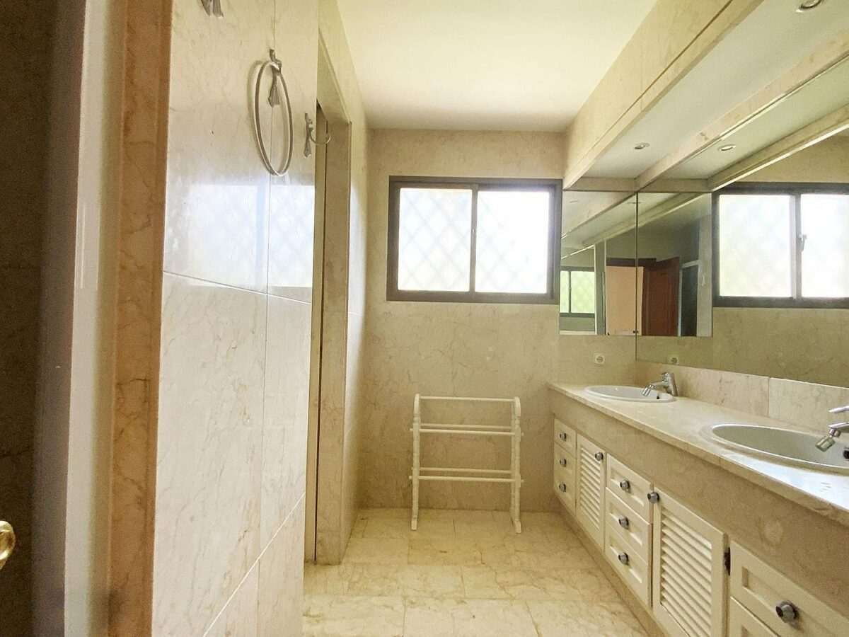 Large villa with mature gardens and pool near Marbella centre, El Mirador