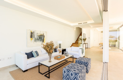 FOR SALE 🏡 Luxury Villa with Private Pool & Panoramic Sea Views – Valdeolletas, Marbella