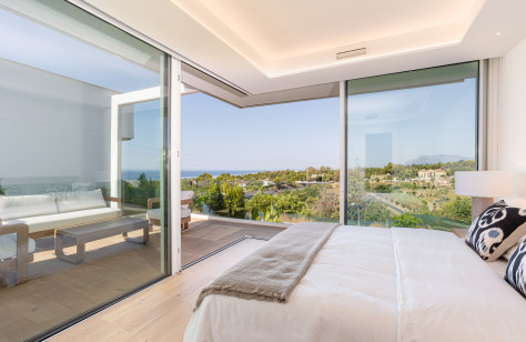FOR SALE 🏡 Luxury Villa with Private Pool & Panoramic Sea Views – Valdeolletas, Marbella