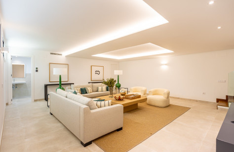 FOR SALE 🏡 Luxury Villa with Private Pool & Panoramic Sea Views – Valdeolletas, Marbella