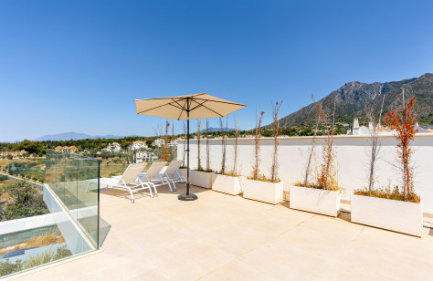 FOR SALE 🏡 Luxury Villa with Private Pool & Panoramic Sea Views – Valdeolletas, Marbella