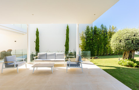 FOR SALE 🏡 Luxury Villa with Private Pool & Panoramic Sea Views – Valdeolletas, Marbella