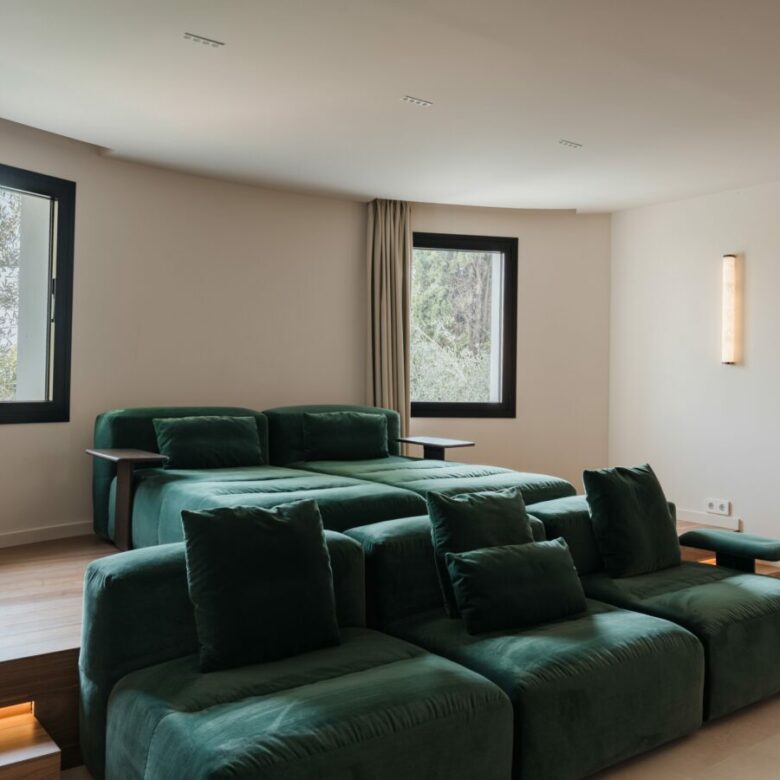 FOR SALE 🌟🏡 Villa Serene – Unique Design with Mountain Views 🇪🇸 El Madroñal, Benahavís 🇪🇸