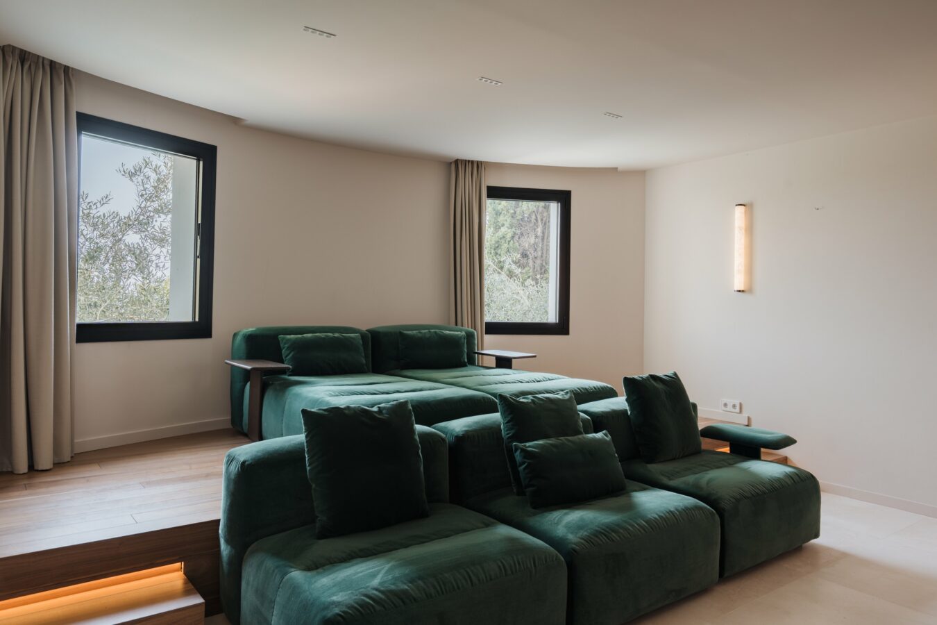 FOR SALE 🌟🏡 Villa Serene – Unique Design with Mountain Views 🇪🇸 El Madroñal, Benahavís 🇪🇸