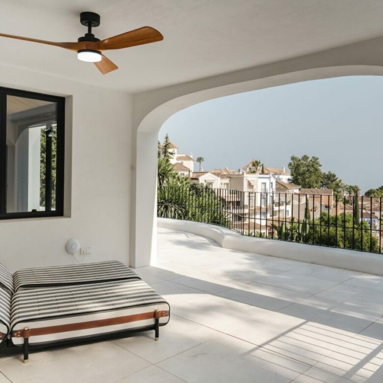 FOR SALE 🌟🏡 Villa Serene – Unique Design with Mountain Views 🇪🇸 El Madroñal, Benahavís 🇪🇸