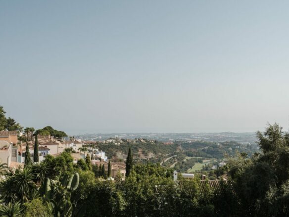 FOR SALE 🌟🏡 Villa Serene – Unique Design with Mountain Views 🇪🇸 El Madroñal, Benahavís 🇪🇸