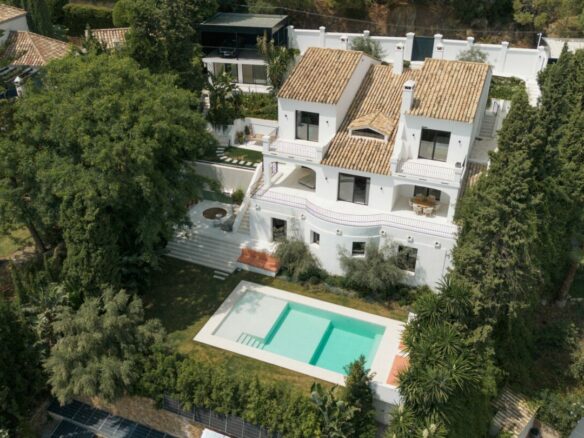 FOR SALE 🌟🏡 Villa Serene – Unique Design with Mountain Views 🇪🇸 El Madroñal, Benahavís 🇪🇸