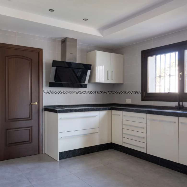 FOR SALE 🏡 Villa Ariza – El Rosario, Marbella East
