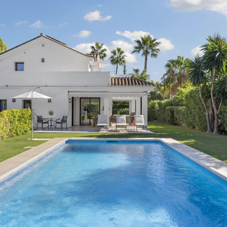 FOR SALE 🏡 Villa Cisne – Nueva Andalucía, Marbella