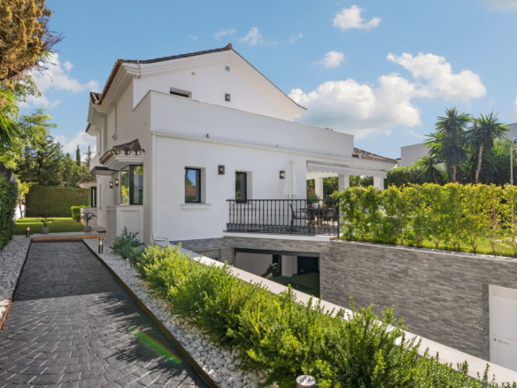 FOR SALE 🏡 Villa Cisne – Nueva Andalucía, Marbella
